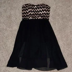 Windsor Dresses | Black And Gold Chevron Dress | Color: Black/Gold | Size: M | Kristincolleen's Closet Windsor Dresses | Black And Gold Chevron Dress | Color: Black/Gold | Size: M | Kristincolleen's Closet